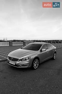 Седан Volvo S60 2016 в 