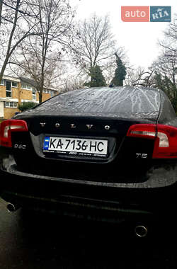 Седан Volvo S60 2012 в 