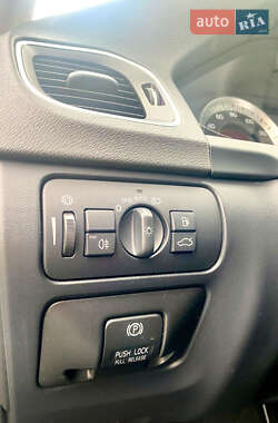 Седан Volvo S60 2012 в 