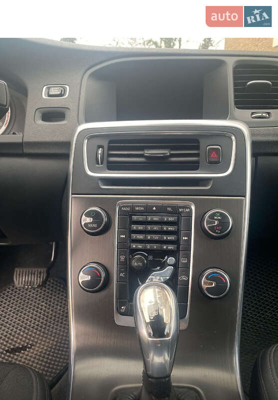Седан Volvo S60 2012 в Киеве