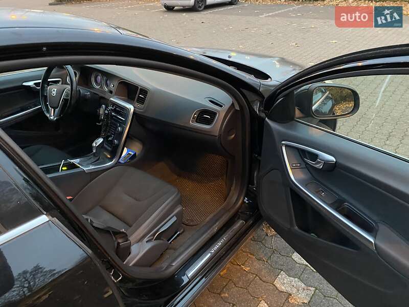 Седан Volvo S60 2012 в Києві