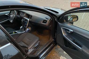 Седан Volvo S60 2012 в 