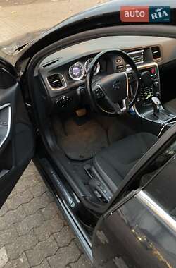 Седан Volvo S60 2012 в 