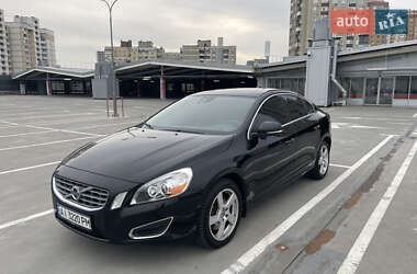 Седан Volvo S60 2012 в 