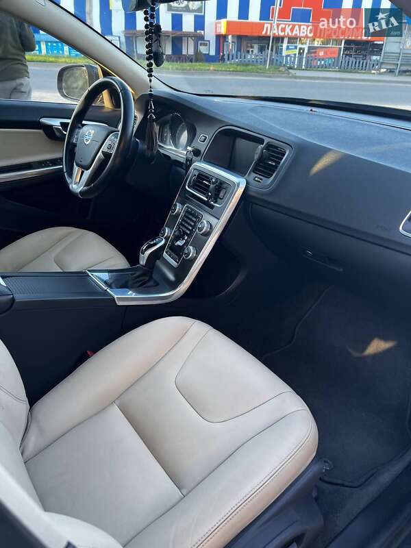 Седан Volvo S60 2016 в Шепетовке