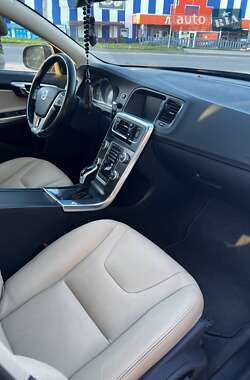 Седан Volvo S60 2016 в 