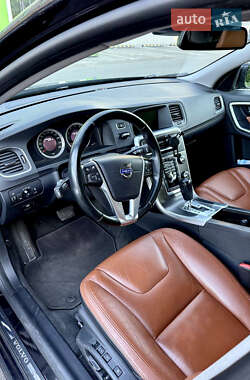 Седан Volvo S60 2010 в 