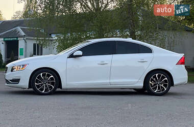 Седан Volvo S60 2015 в 