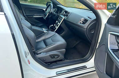Седан Volvo S60 2015 в 