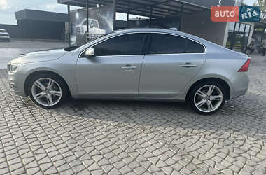 Седан Volvo S60 2015 в 