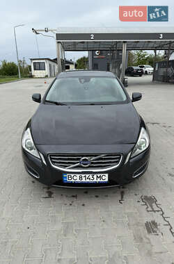 Седан Volvo S60 2012 в 