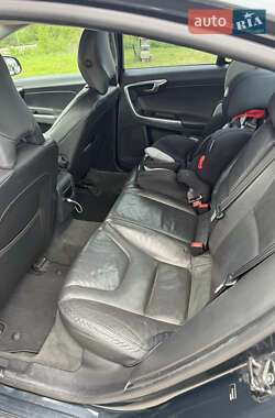 Седан Volvo S60 2012 в 