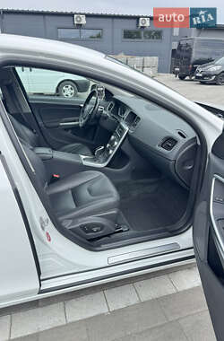 Седан Volvo S60 2017 в 
