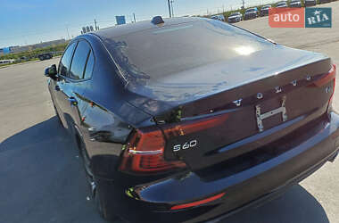 Седан Volvo S60 2019 в 