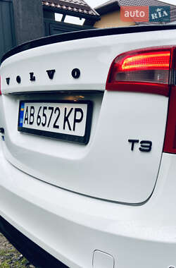 Седан Volvo S60 2011 в 