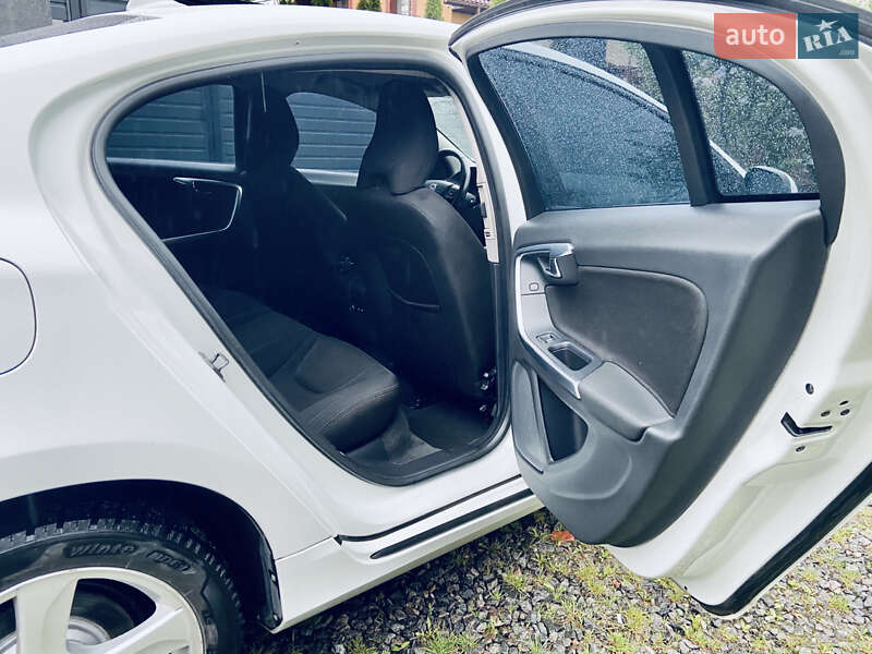Седан Volvo S60 2011 в Виннице
