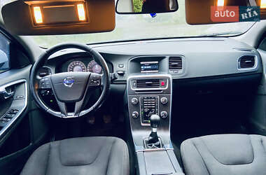 Седан Volvo S60 2011 в 
