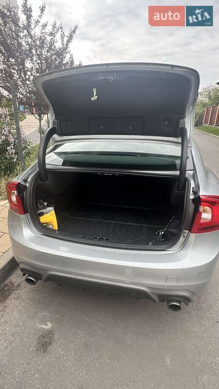 Седан Volvo S60 2016 в Києві