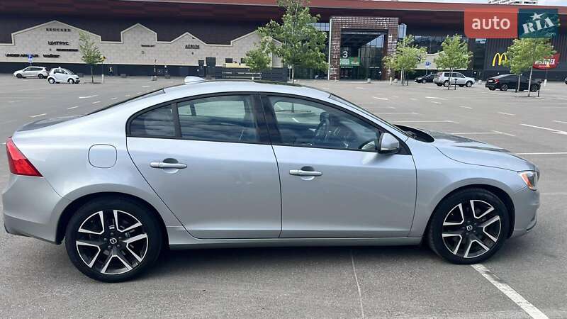 Седан Volvo S60 2016 в Києві