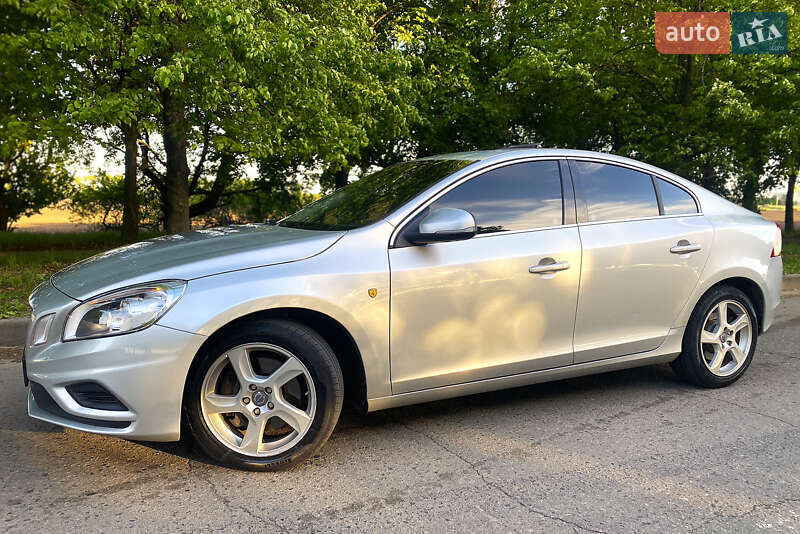 Седан Volvo S60 2012 в Ромнах фото 2 Седан Volvo S60 2012 в Ромнах