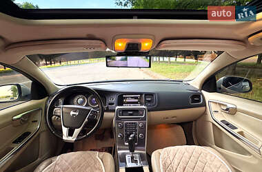 Седан Volvo S60 2012 в 