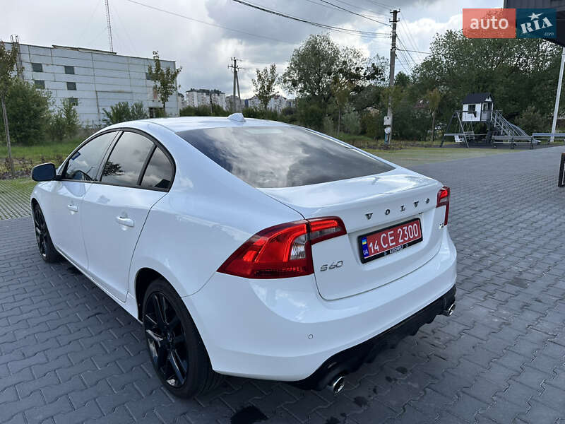 Седан Volvo S60 2017 в Львові