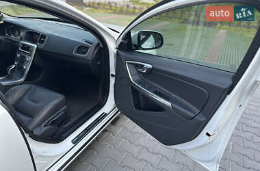 Седан Volvo S60 2017 в 