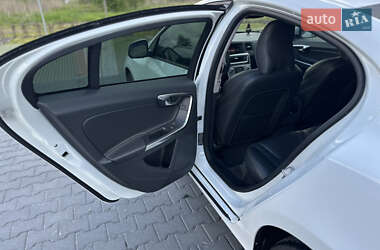 Седан Volvo S60 2017 в 