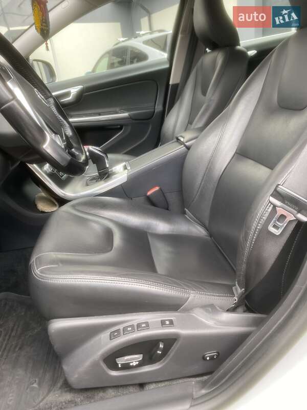 Седан Volvo S60 2014 в Львові фото 30 Седан Volvo S60 2014 в Львові
