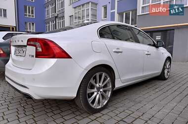 Седан Volvo S60 2016 в 