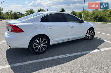 Седан Volvo S60 2015 в 