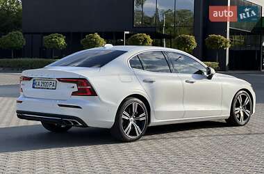 Седан Volvo S60 2019 в 