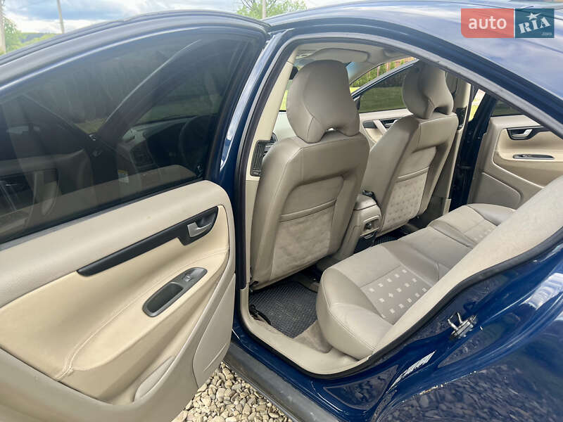 Седан Volvo S60 2001 в Долине