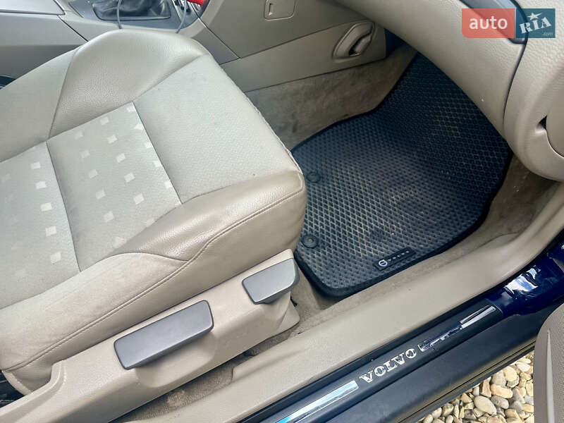 Седан Volvo S60 2001 в Долине