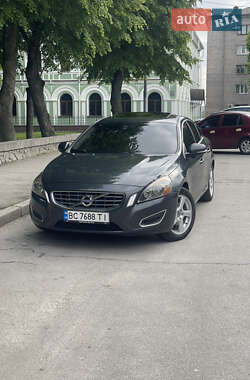 Седан Volvo S60 2010 в 