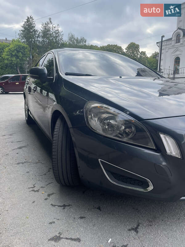 Седан Volvo S60 2010 в Житомире