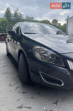 Седан Volvo S60 2010 в 