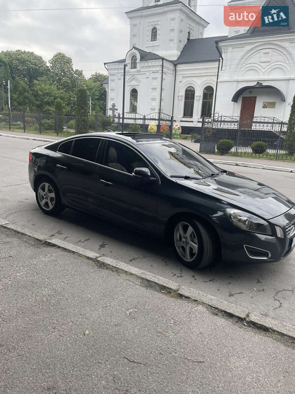 Седан Volvo S60 2010 в Житомире