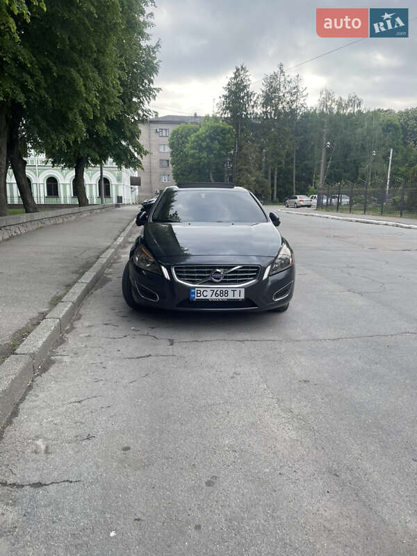 Седан Volvo S60 2010 в Житомире