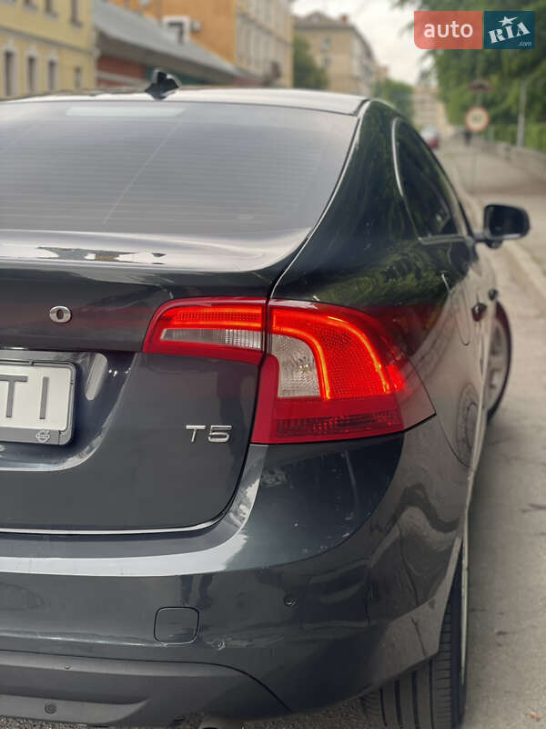 Седан Volvo S60 2010 в Житомире