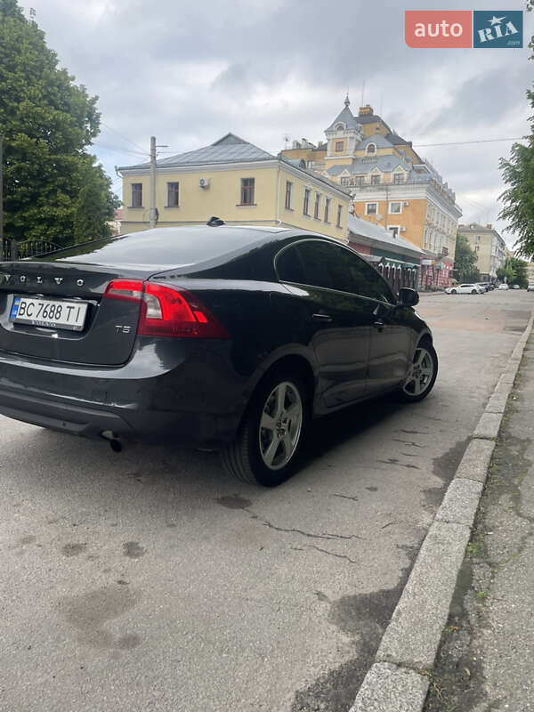 Седан Volvo S60 2010 в Житомире