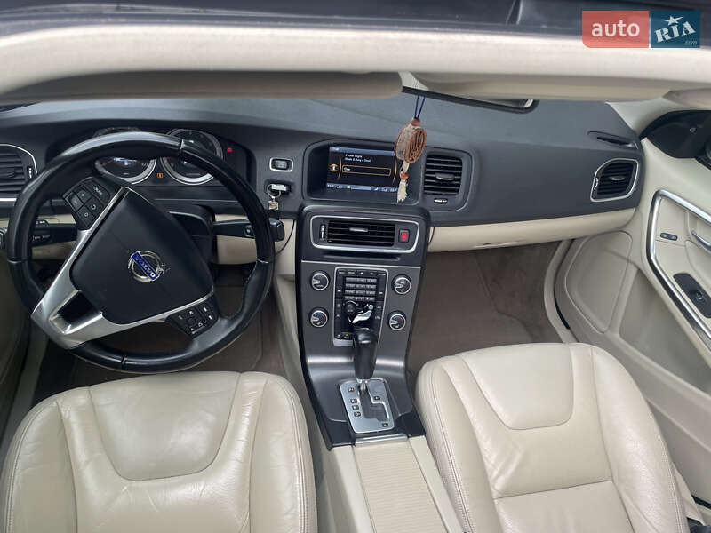 Седан Volvo S60 2010 в Житомире
