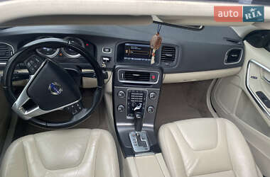 Седан Volvo S60 2010 в 