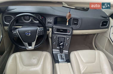 Седан Volvo S60 2010 в 