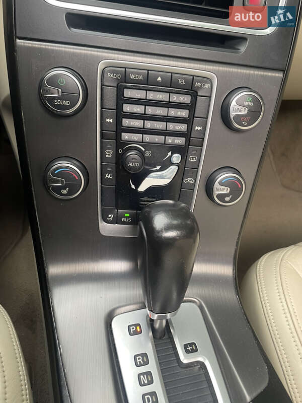 Седан Volvo S60 2010 в Житомире