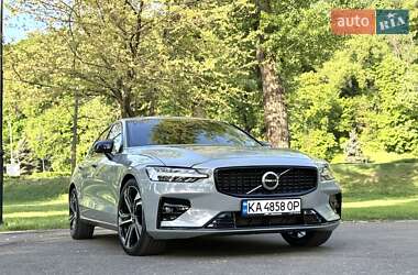 Седан Volvo S60 2024 в 
