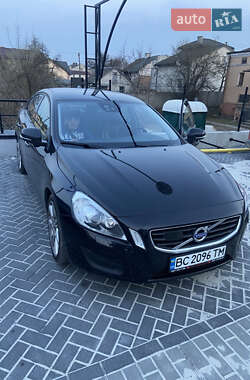 Седан Volvo S60 2013 в Львові