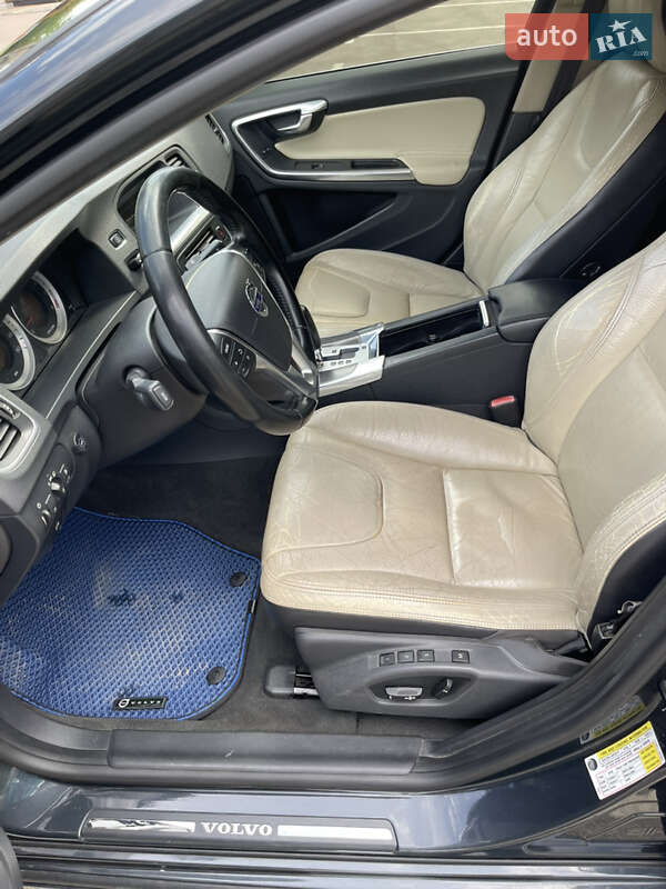 Седан Volvo S60 2011 в Києві