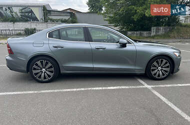 Седан Volvo S60 2019 в 
