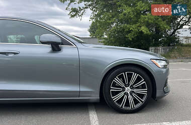 Седан Volvo S60 2019 в 
